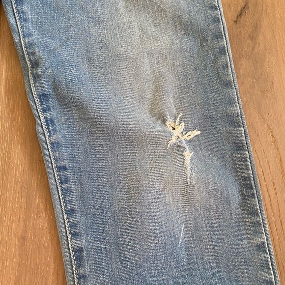 Levi’s Boyfriend Fit Jeans - Picture 9 of 11